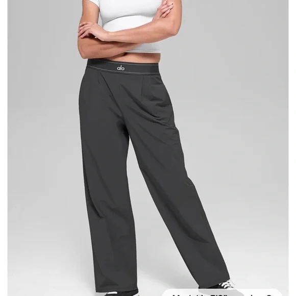 ALO Yoga Women's green Track Pants - Picture 1 of 4